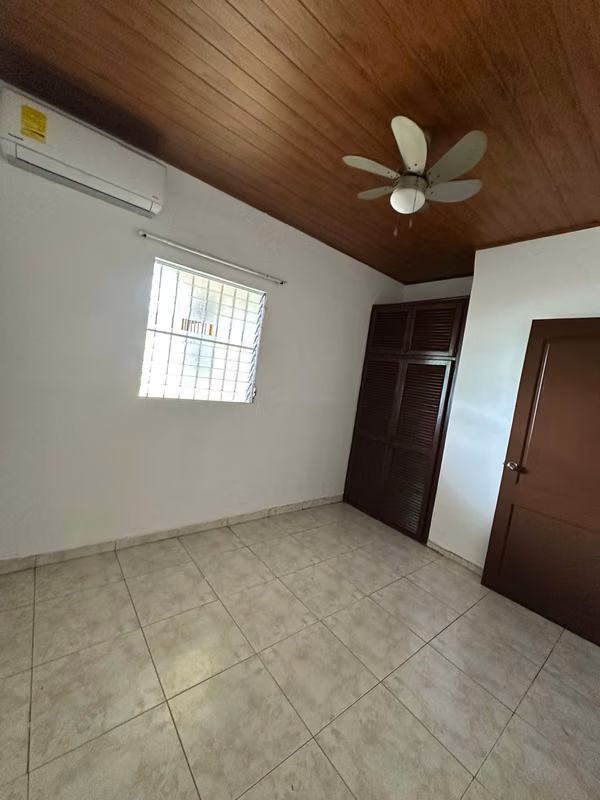 RENT - FAMILY HOUSE