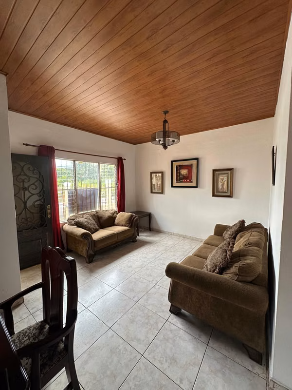 RENT - FAMILY HOUSE