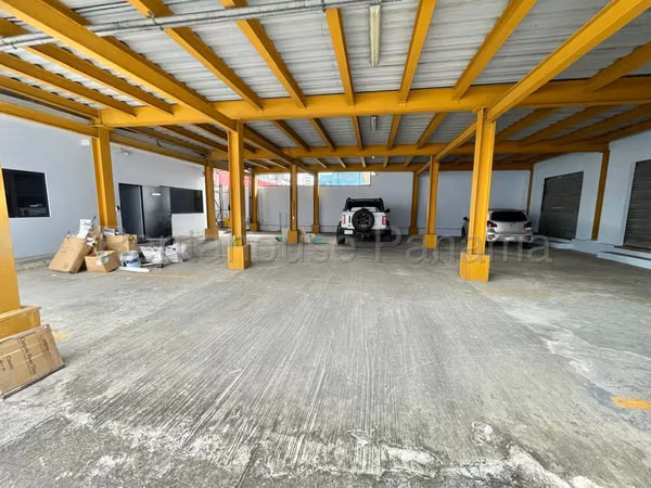 Opportunity in Costa del Este! Office and warehouse building for sale.