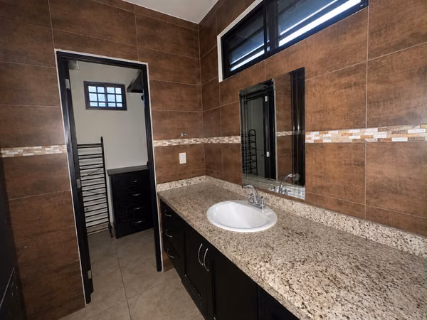 FOR RENT/SALE HOUSE IN GATED COMMUNITY NESR FEDERAL MALL-DAVID