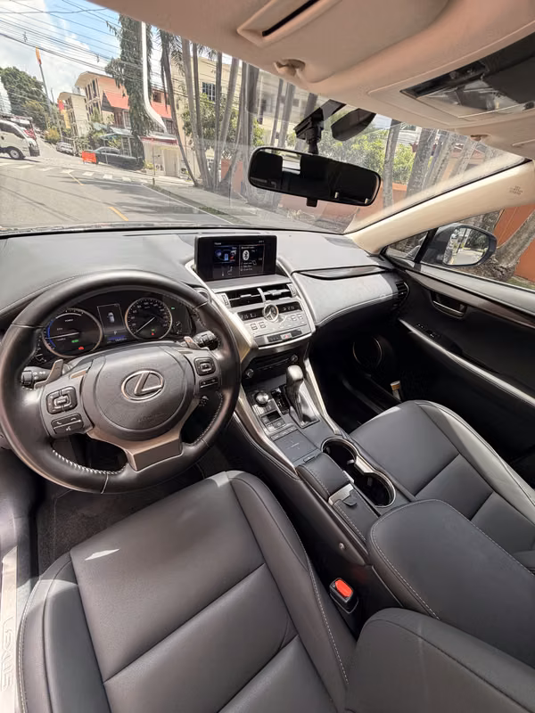 Lexus NX300 Hibrido 2021 - 16KM