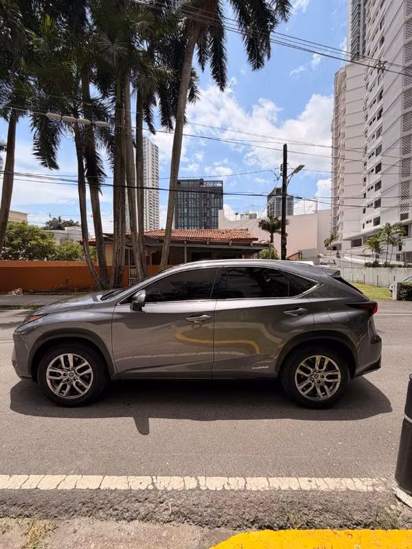 Lexus NX300 Hibrido 2021 - 16KM