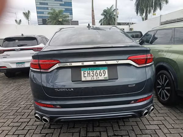 AUTOS REPOSEIDOS