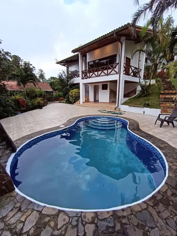 Beautiful 2-storey house with pool and ranch