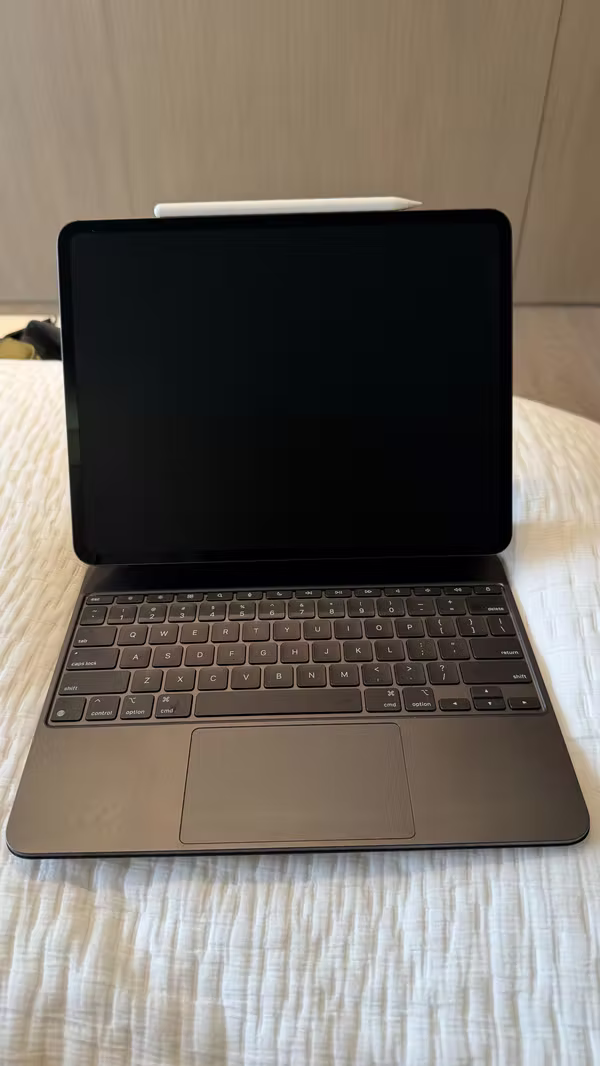 iPad Pro 13 & quot; M4 + Magic Keyboard + Apple Pencil