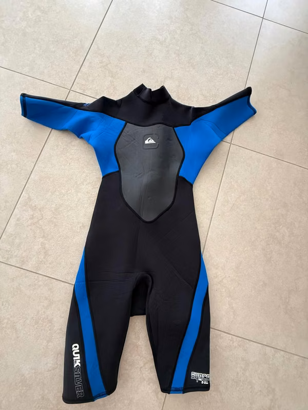 Short sleeve Quicksilver surf or diving suit 16 "