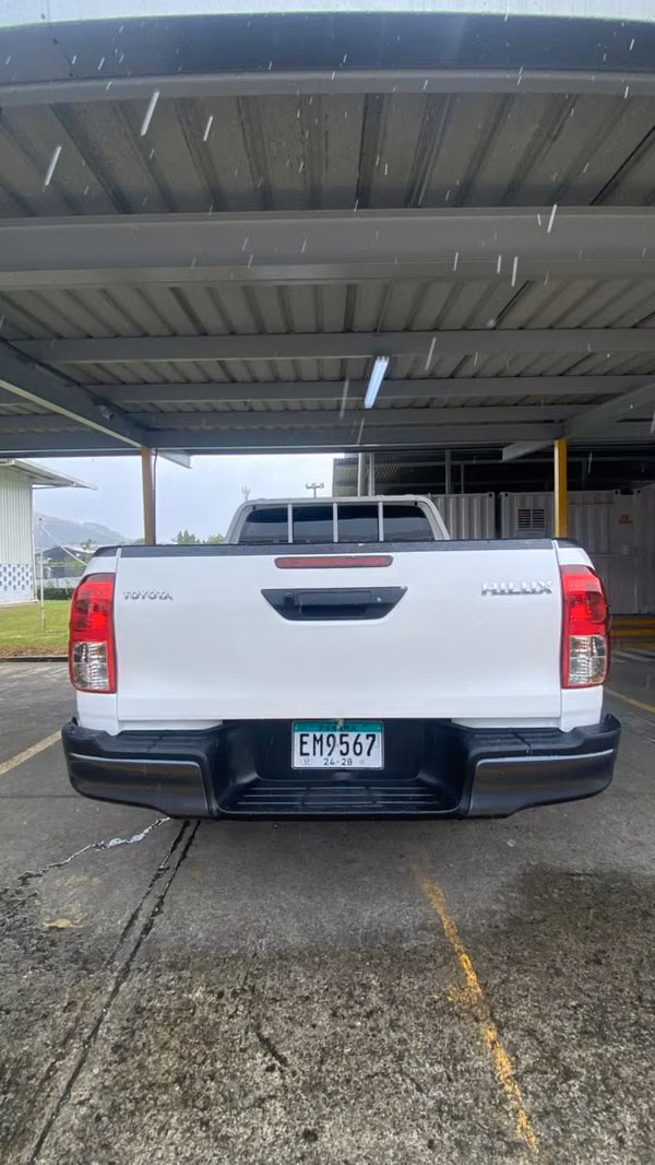 TOYOTA HILUX DOBLE CABINA 2025