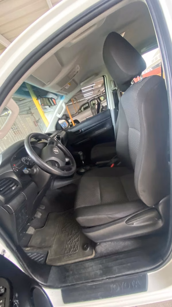 TOYOTA HILUX DOBLE CABINA 2025