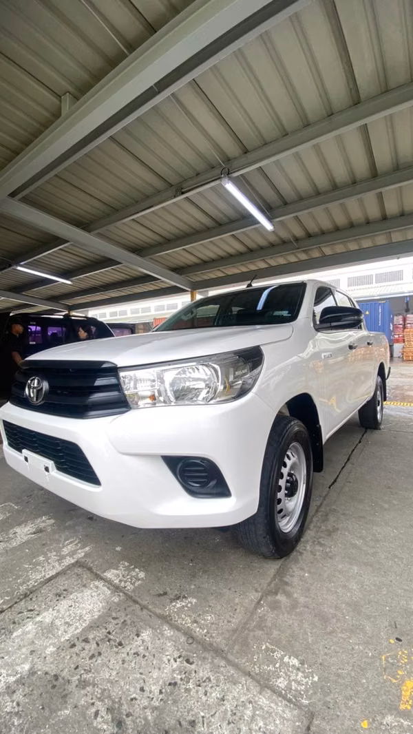 TOYOTA HILUX DOBLE CABINA 2025