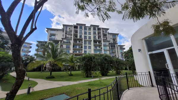 Apartamento 3 hab lujo en Santa María con vistas al golf