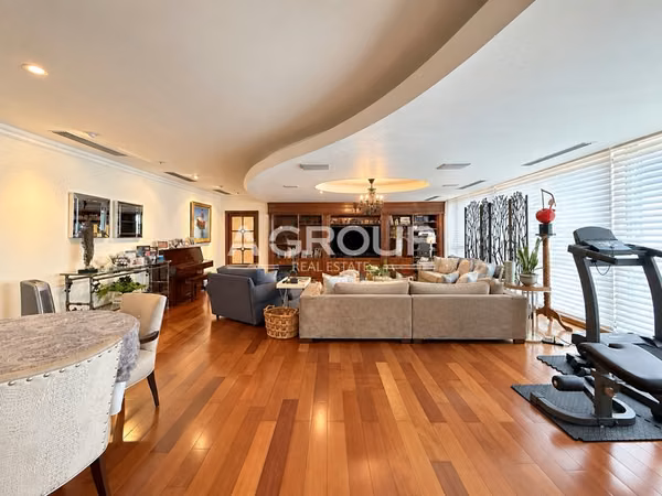 Miramar - Avenida Balboa - Se vende apartamento
