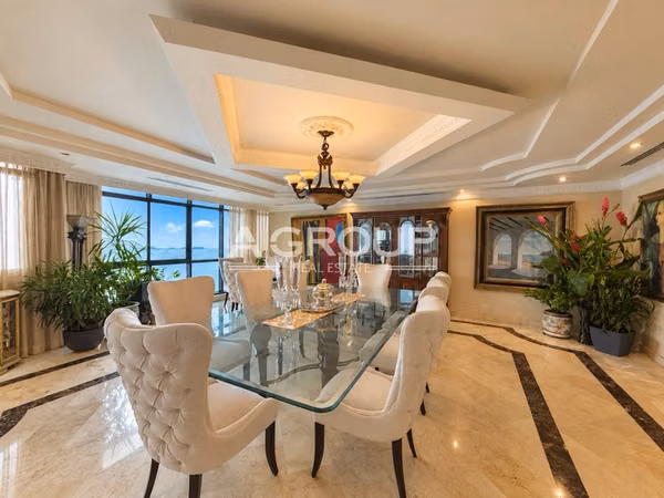 Miramar - Avenida Balboa - Se vende apartamento
