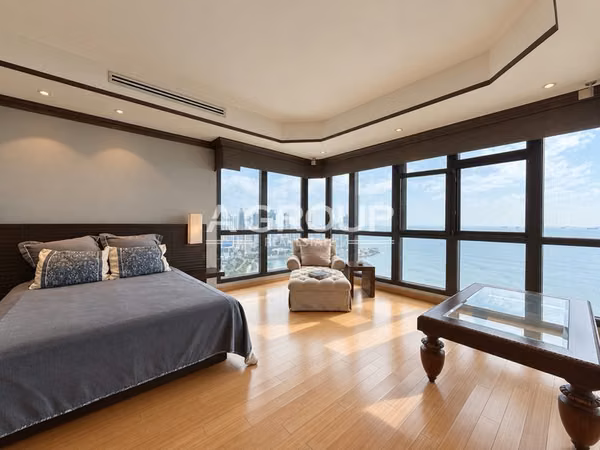 Miramar - Avenida Balboa - Se vende apartamento