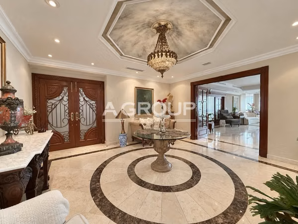Miramar - Avenida Balboa - Se vende apartamento