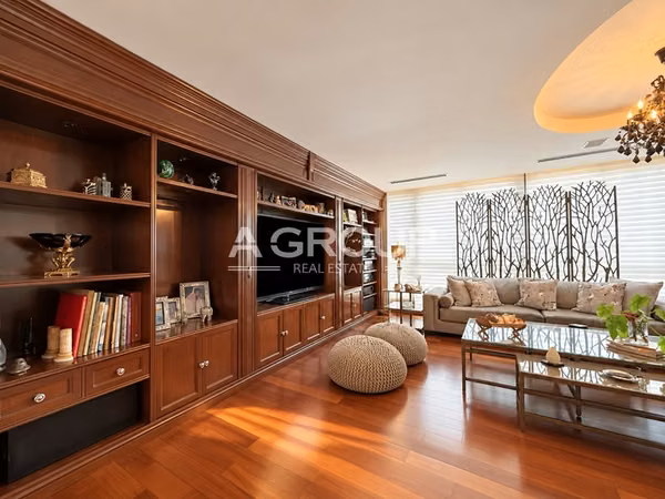 Miramar - Avenida Balboa - Se vende apartamento