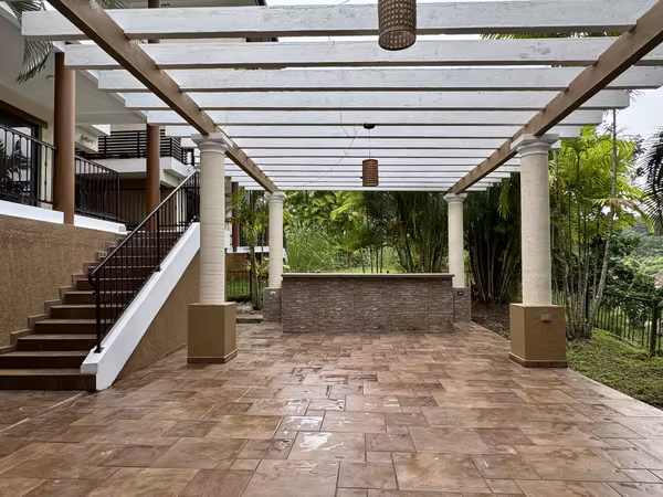 Se alquila apartamento en Embassy Club