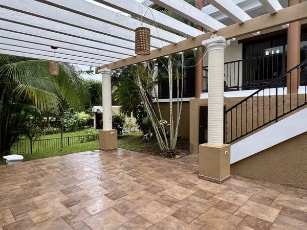 Se alquila apartamento en Embassy Club