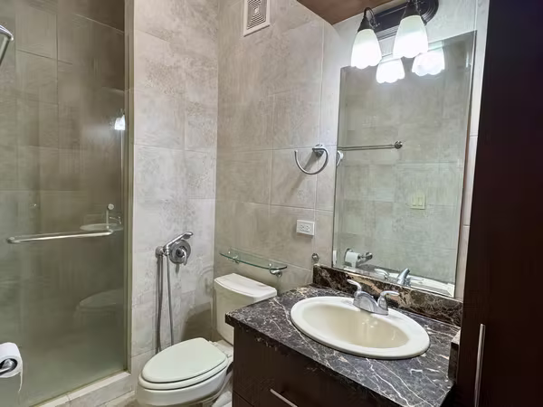 Se alquila apartamento en Embassy Club