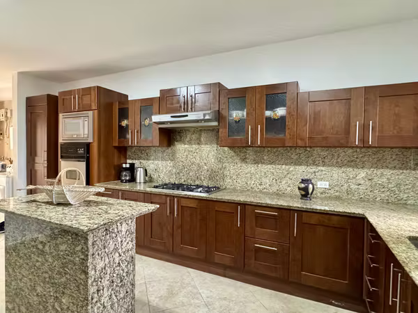Se alquila apartamento en Embassy Club