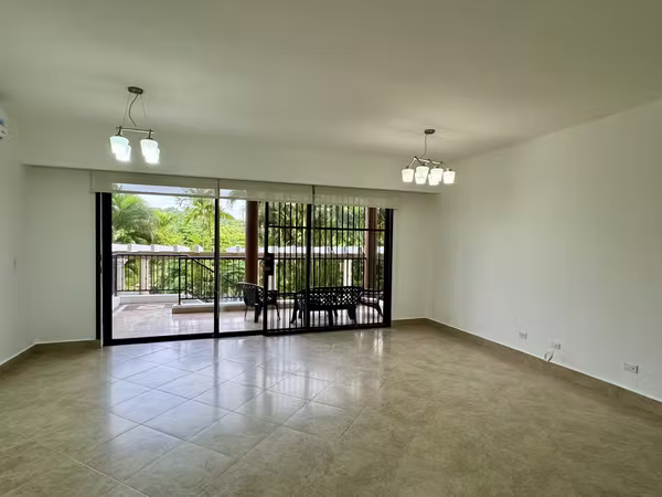 Se alquila apartamento en Embassy Club