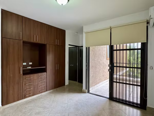 Se alquila apartamento en Embassy Club