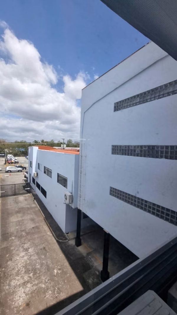 WAREHOUSE AND CORPORATE BUILDING FOR RENT – COSTA DEL ESTE