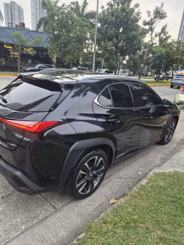 LEXUS UX250h 2022 HÍBRIDO - EXCELENTE ESTADO