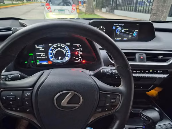 LEXUS UX250h 2022 HÍBRIDO - EXCELENTE ESTADO