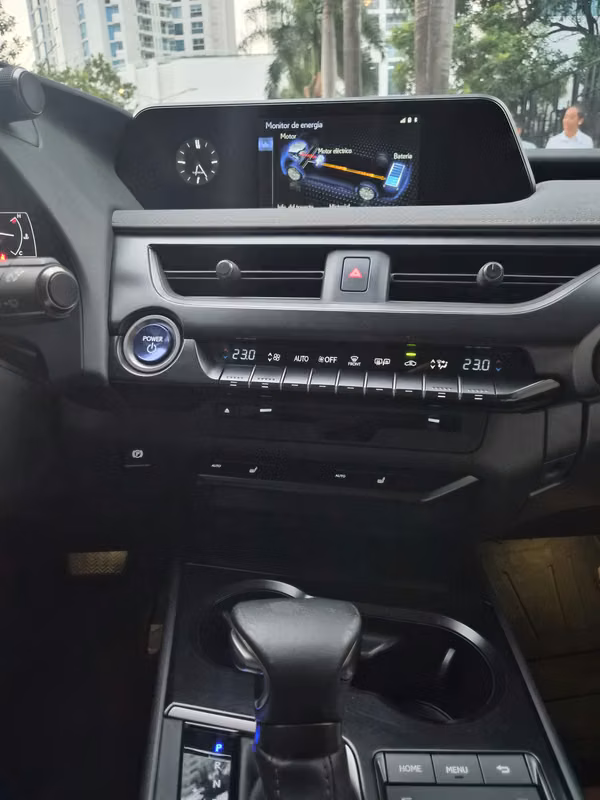 LEXUS UX250h 2022 HÍBRIDO - EXCELENTE ESTADO