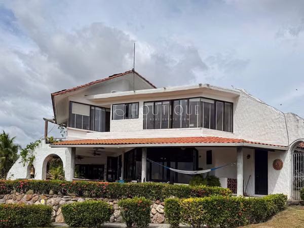 Sale of House in Coronado - Front of the River and Sea - Chame