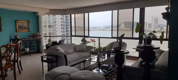 Mediterranean. 200mts 2r den 2.5b 2est $315,000.00