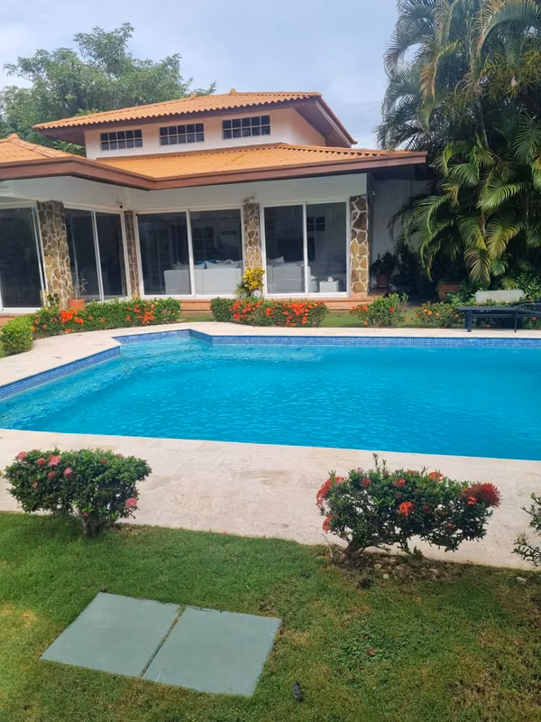 Coronado. The Jobos. 800mts 3rd 3.5b pool $401,000.00