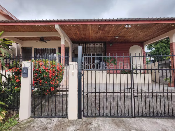 Casa en Venta con Amplio Patio en Betania 27PPM1209