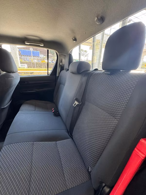 TOYOTA	HILUX DOBLE CABINA 2025