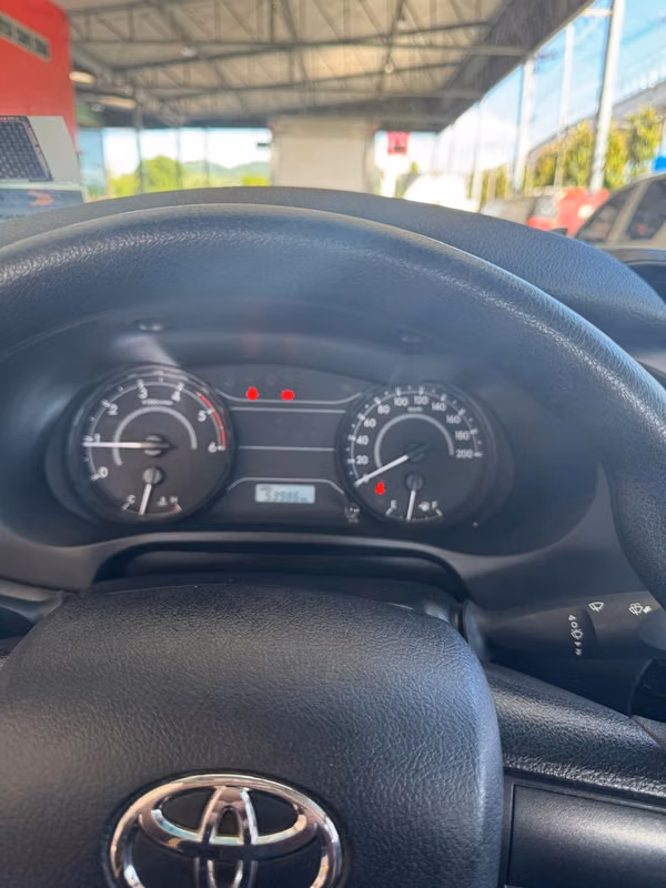 TOYOTA	HILUX DOBLE CABINA 2025