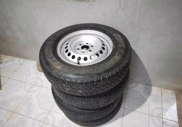 Llantas con Rines R16 de Nissan Frontier 4x4 (Juego de 5)