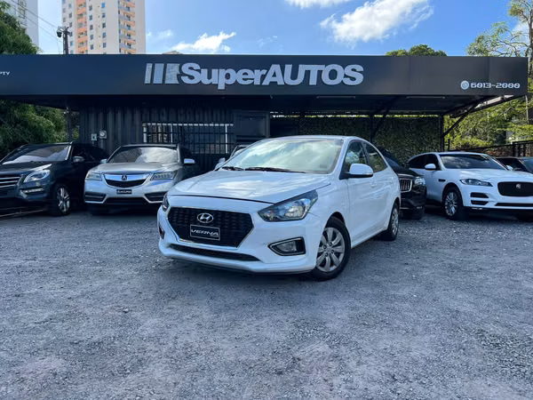 HYUNDAI VERNA SUPER AUTOS ACEPTAMOS TRADE IN