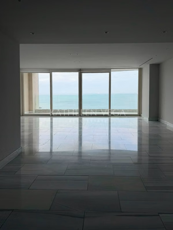 3-Bedroom Apartment for Rent at The Towers, Punta Paitilla