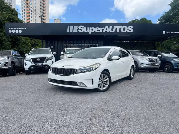KIA CERATO  SUPER AUTOS ACEPTAMOS TRADE IN