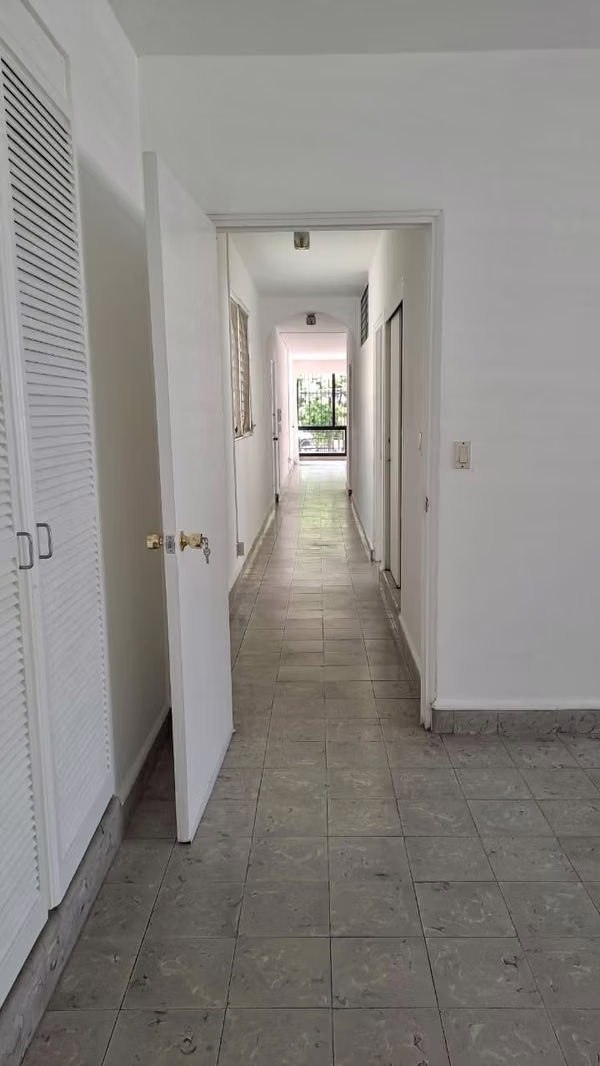 For Sale Confortable Apartment located in El Cangrejo