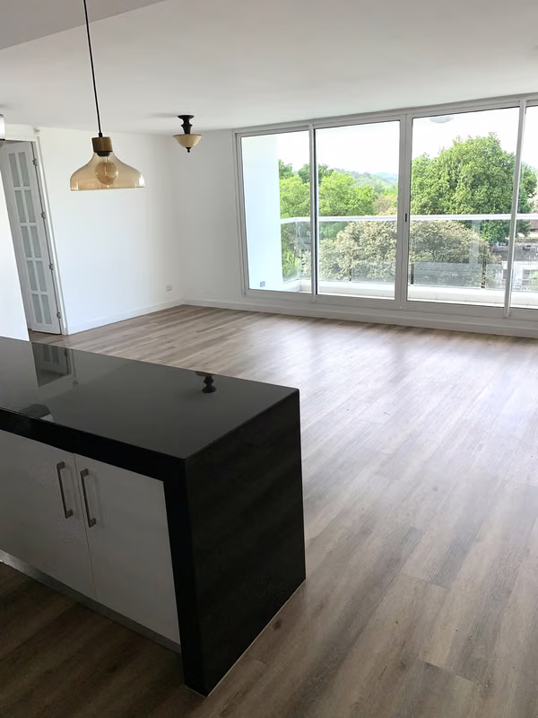 FOR RENT EXCLUSIVE APARTMENT IN CLAYTON PARK