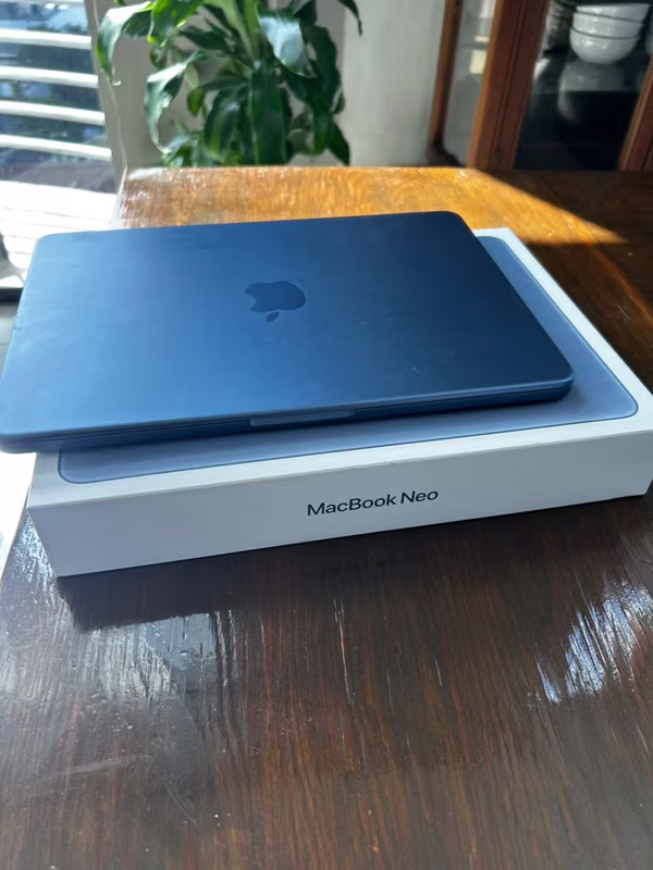MacBook Neo 512 GB- 2 meses de uso, estado impecable