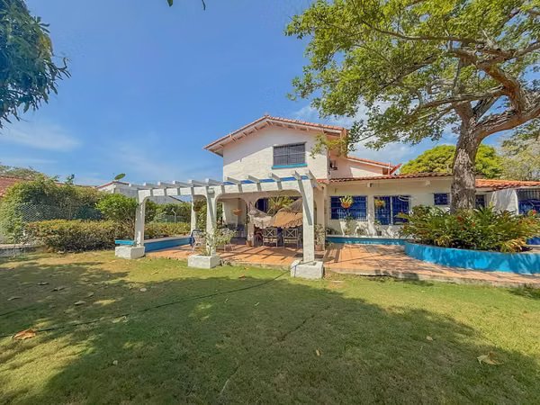 HOME FOR SALE NEAR THE BEACH – CORONADO