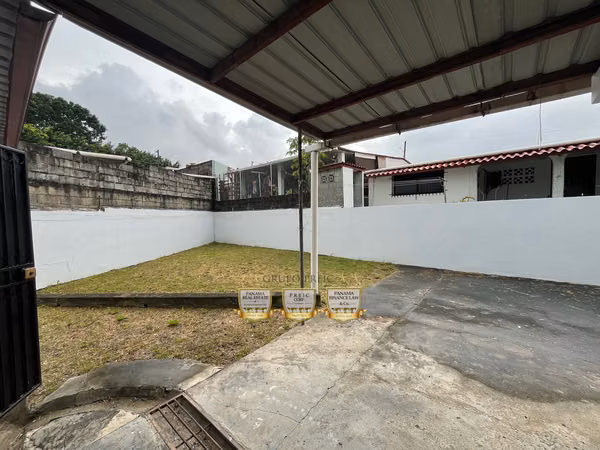 Venta casa Cerro Viento con patio