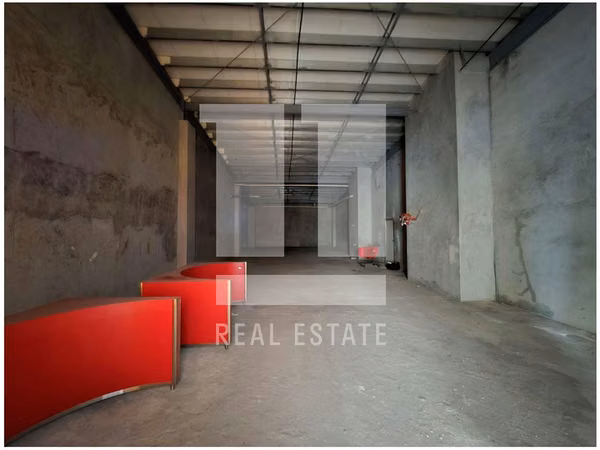 Se Alquila Local de 264.67 m2 en Santa Maria Plaza