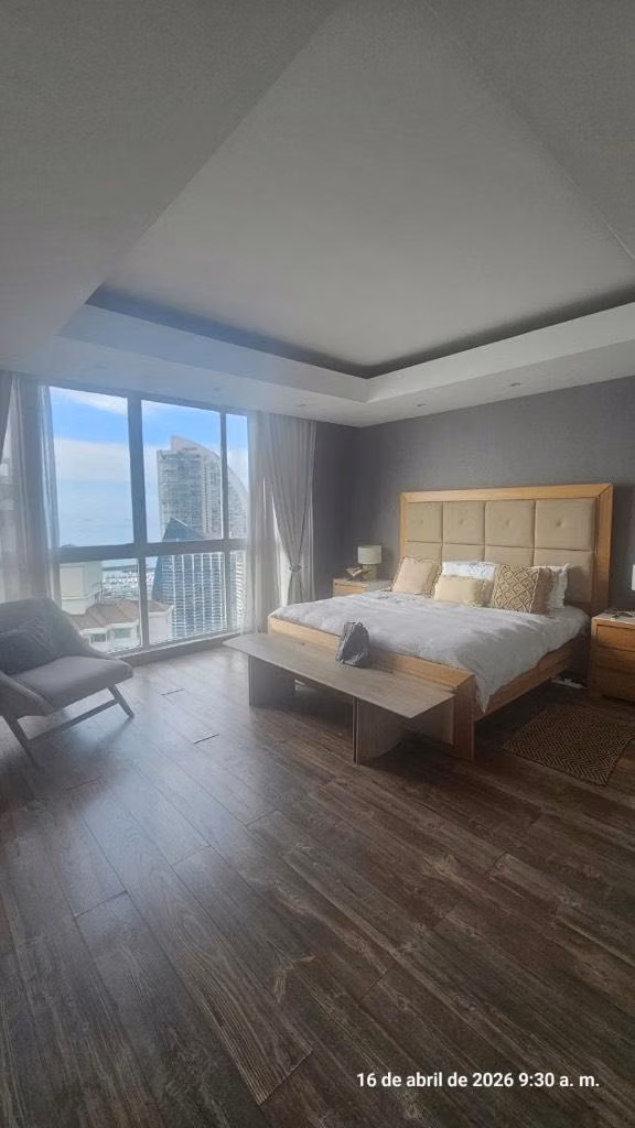 Vendo Penthouse amoblado en Punta Pacífica