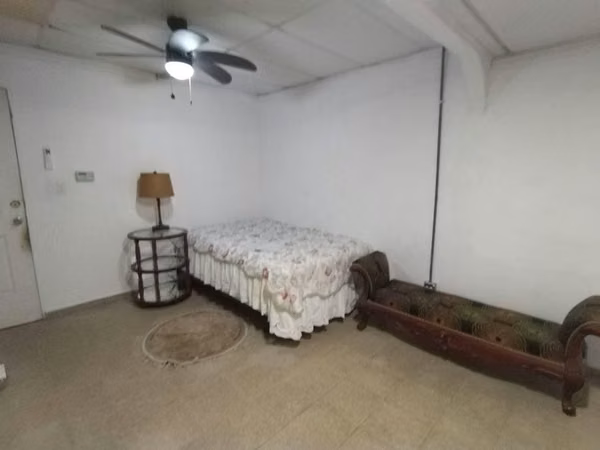 Room in villa lucre