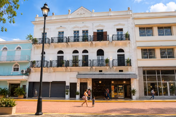 Land for Sale in Casco Viejo – Building for Sale for Renovation – Menotti