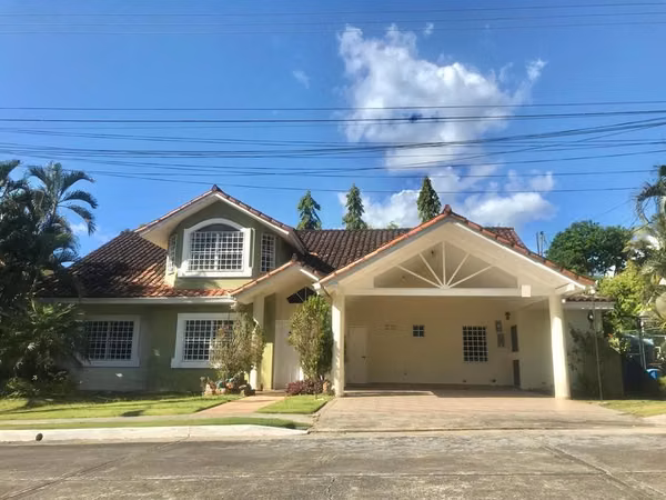Casa en Venta en La Montañesa Brisas Del Golf CIG269167