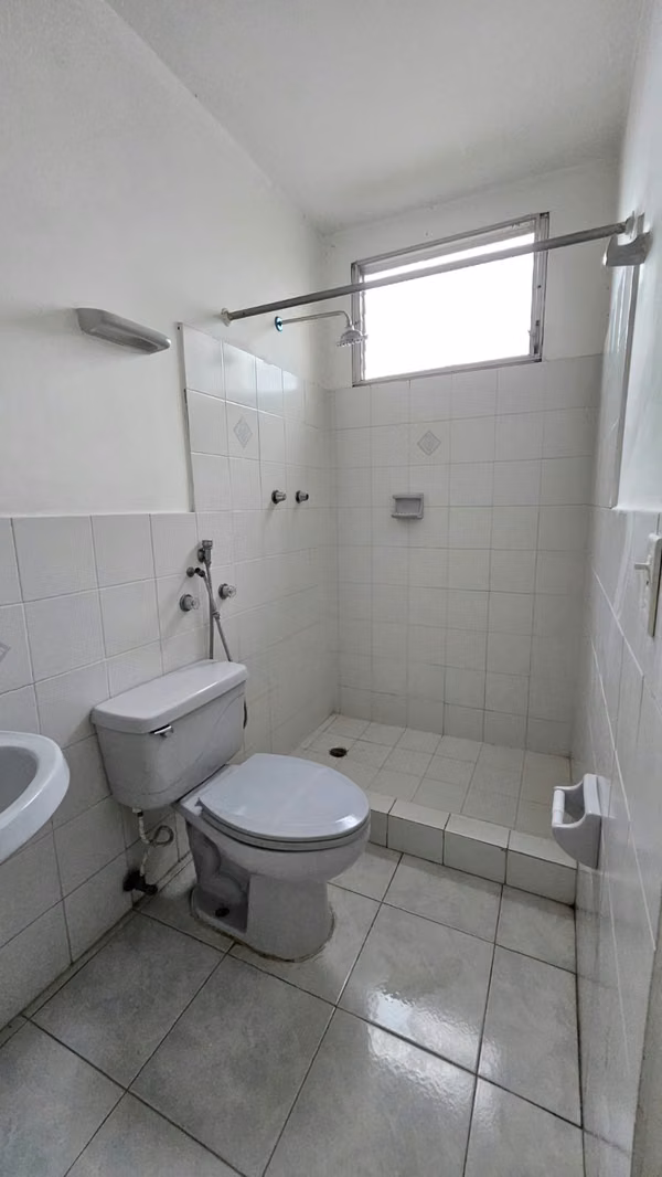 VENDO APARTAMENTO CON AMPLIO BALCON EN CAMINO REAL BETANIA!